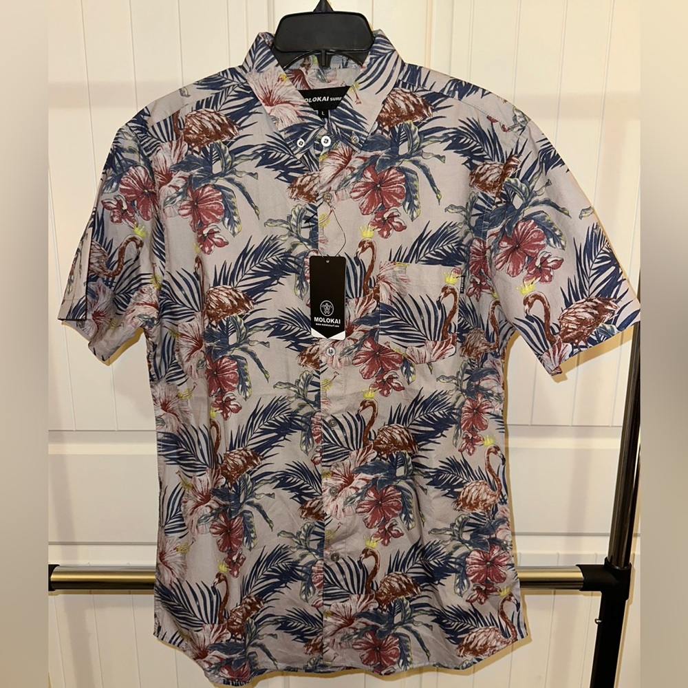 Men’s Hawaiian shirt. Never worn. Size large.